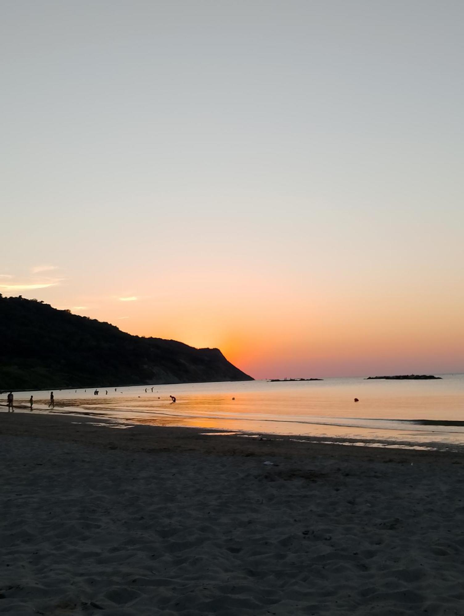 Appartamento Mameli Pesaro Buitenkant foto